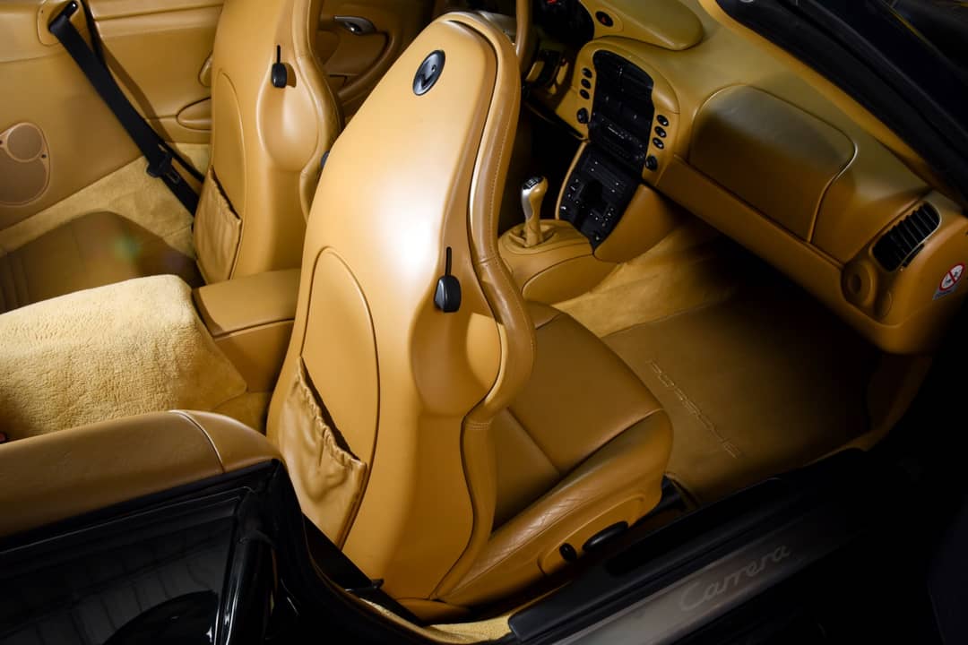 2001 Porsche 911 Carrera 4 — photo 13