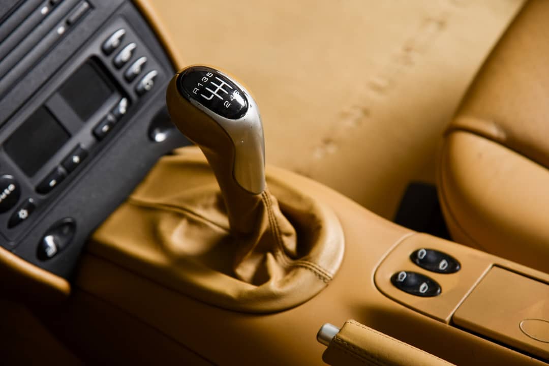 2001 Porsche 911 Carrera 4 — photo 6