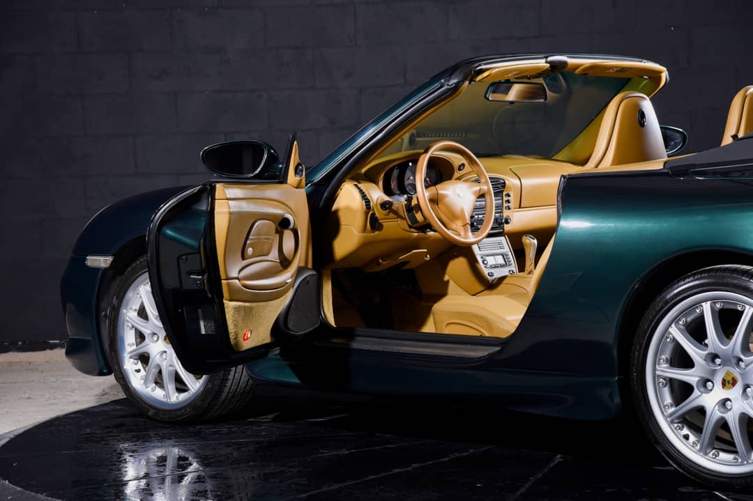 2001 Porsche 911 Carrera 4 — photo 9