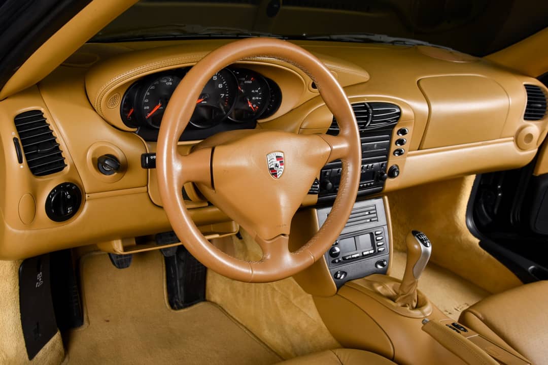 2001 Porsche 911 Carrera 4 — photo 10