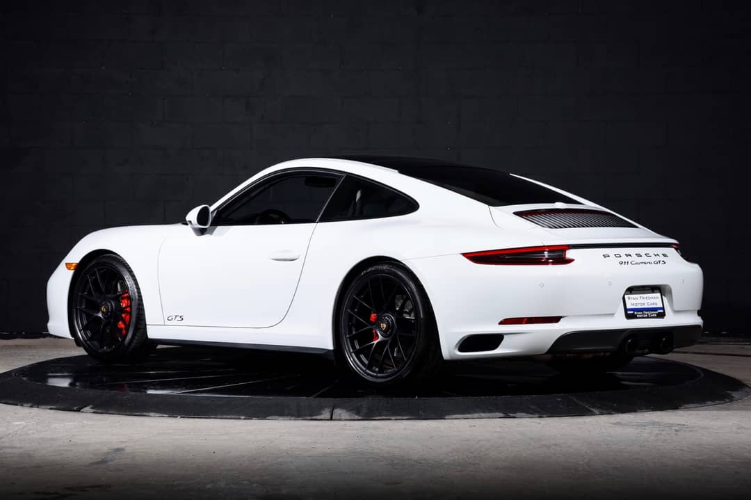 2018 Porsche 911 Carrera GTS — photo 12