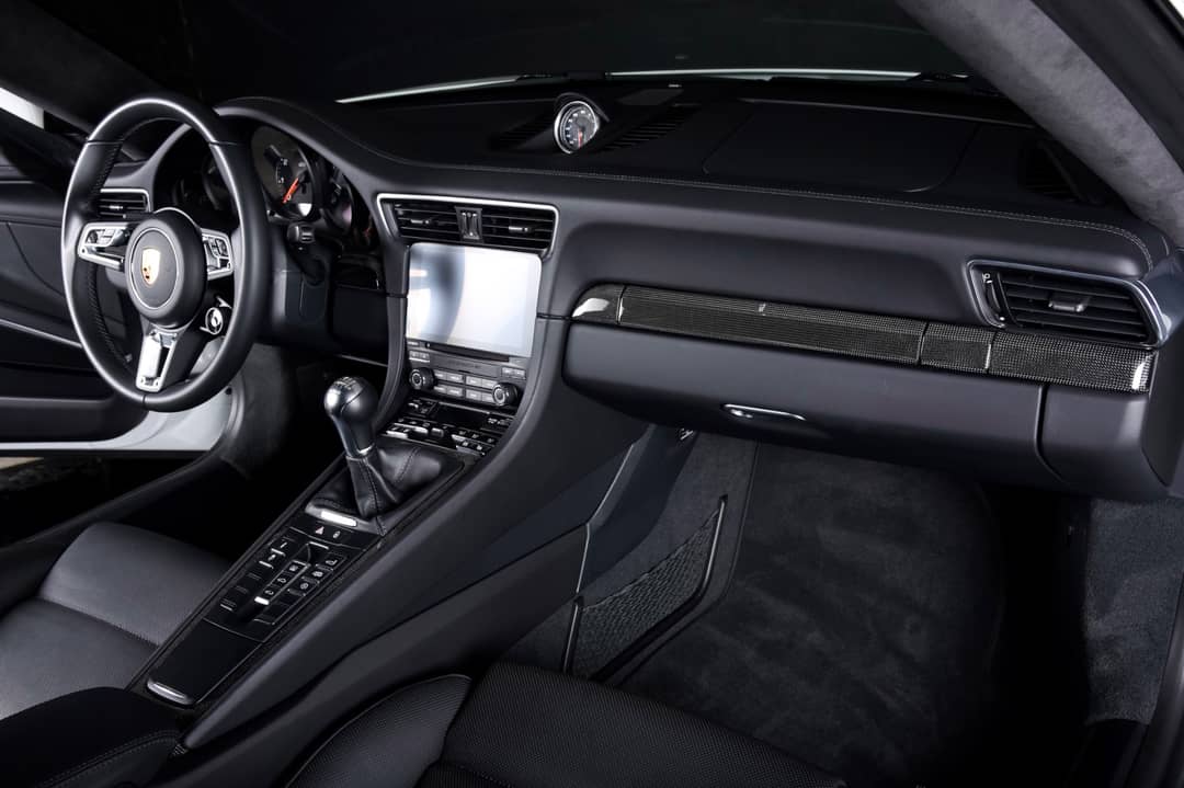 2018 Porsche 911 Carrera GTS — photo 21