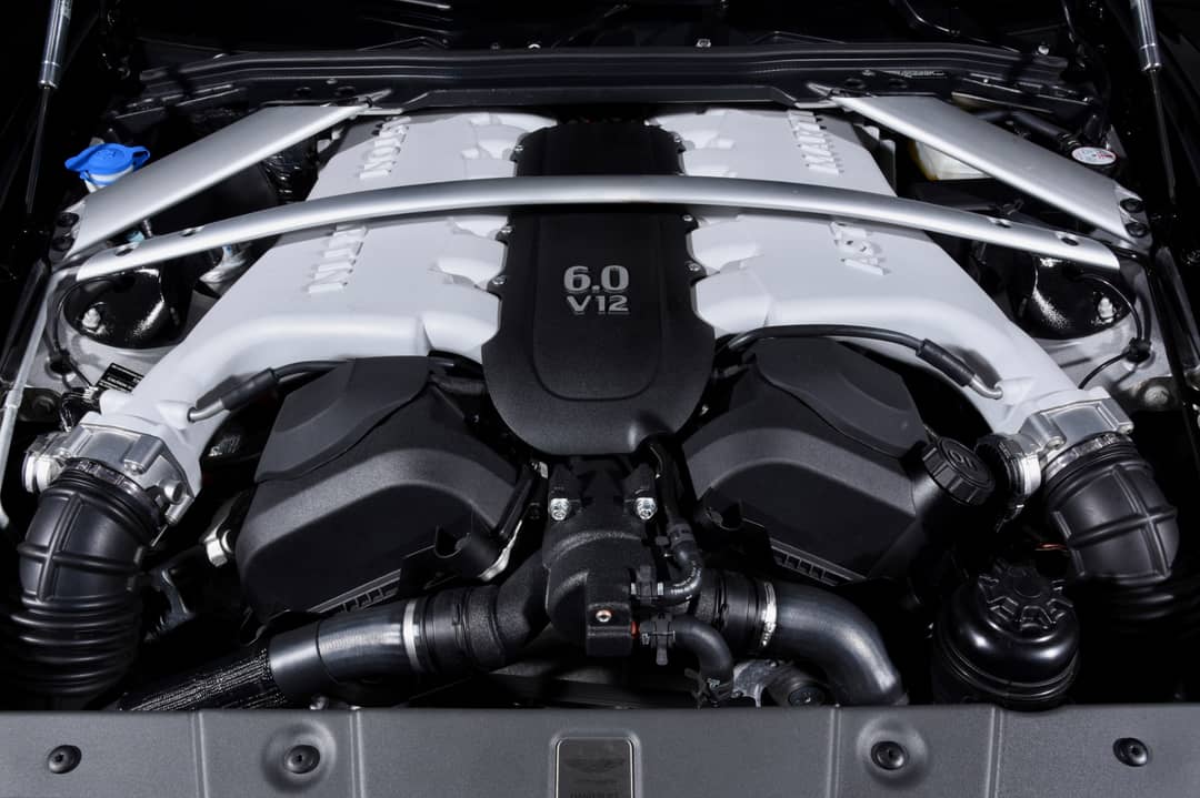 2017 Aston Martin V12 Vantage S Roadster — photo 11