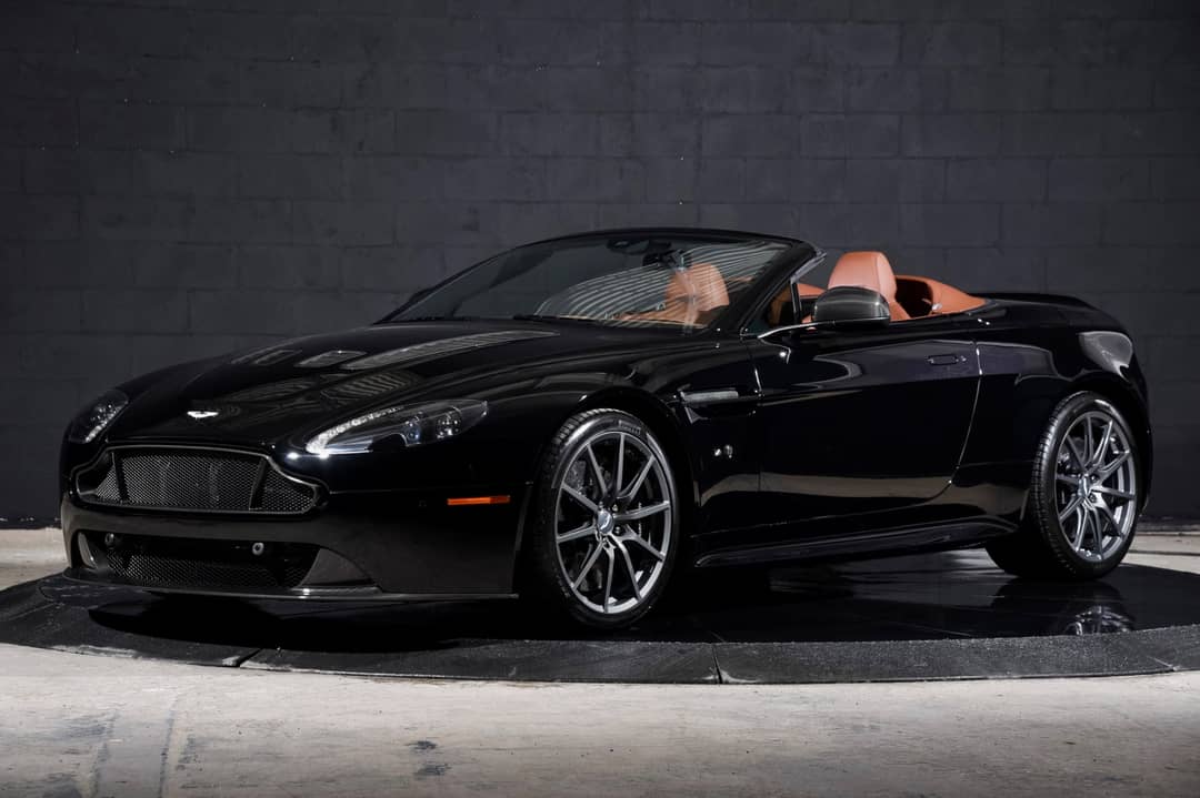 2017 Aston Martin V12 Vantage S Roadster — photo 12