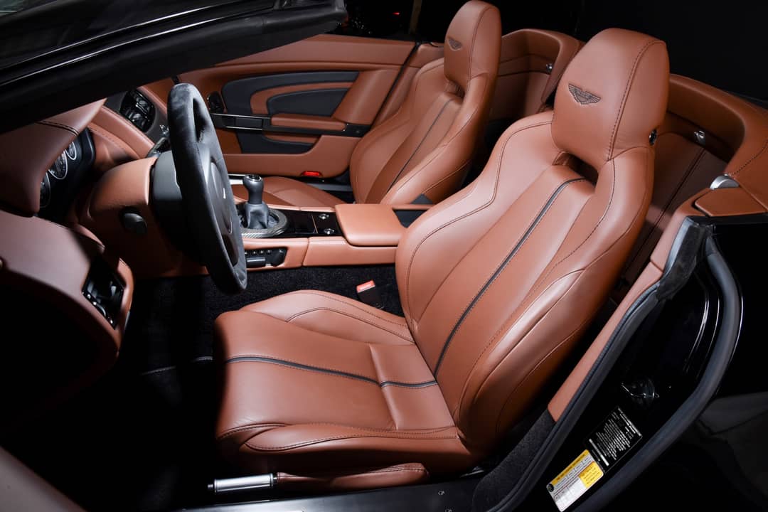 2017 Aston Martin V12 Vantage S Roadster — photo 17