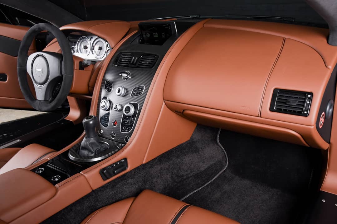 2017 Aston Martin V12 Vantage S Roadster — photo 19