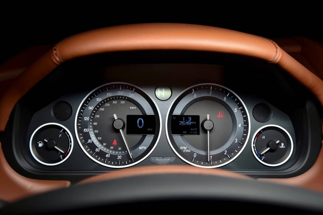 2017 Aston Martin V12 Vantage S Roadster — photo 20