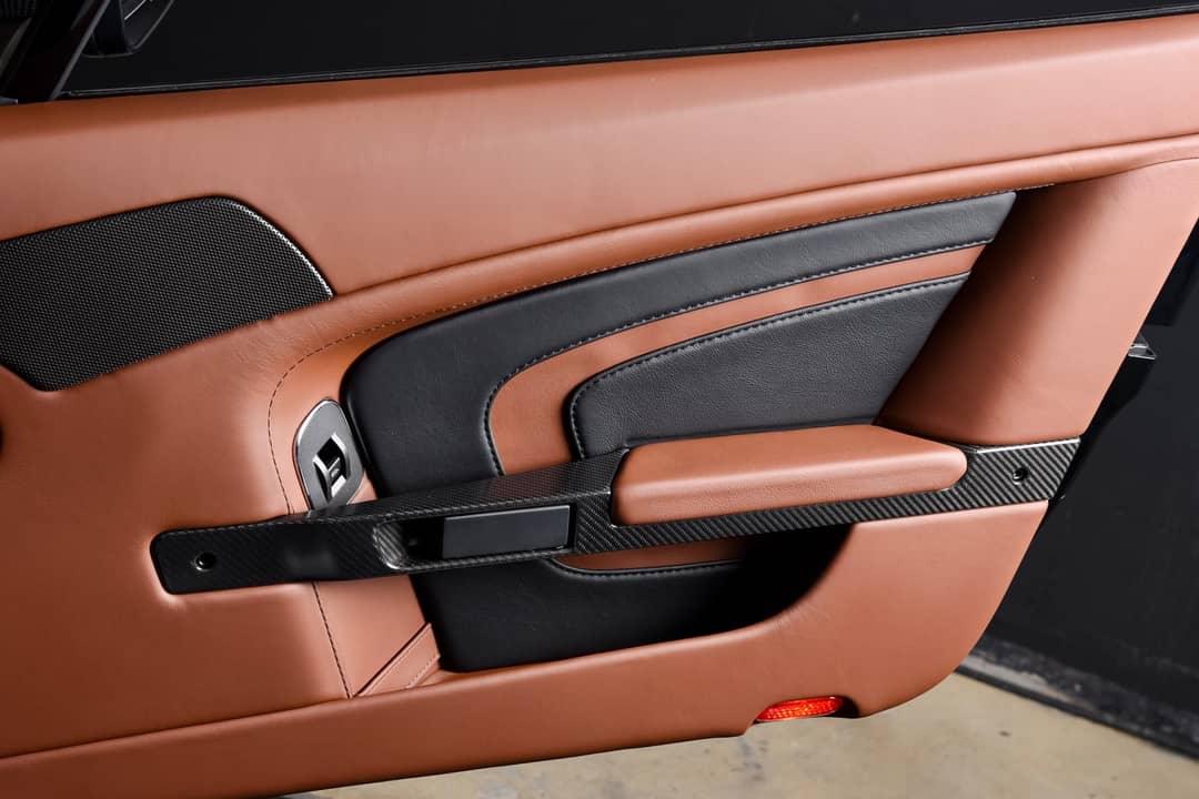 2017 Aston Martin V12 Vantage S Roadster — photo 23
