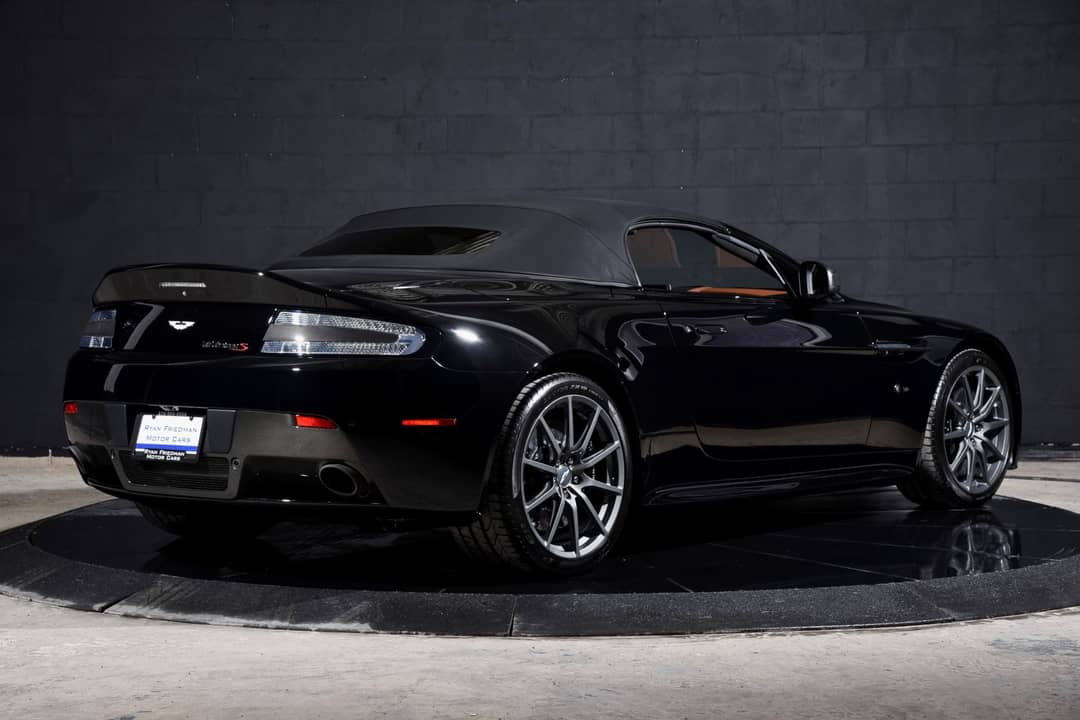 2017 Aston Martin V12 Vantage S Roadster — photo 36