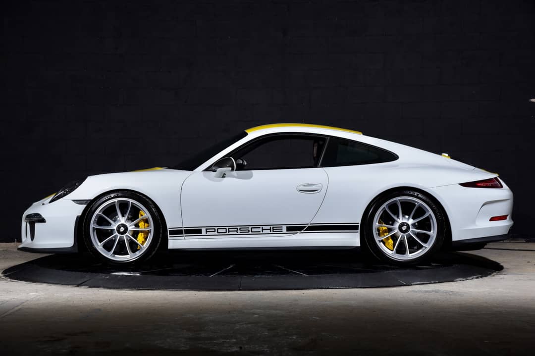2016 Porsche 911 R — photo 17