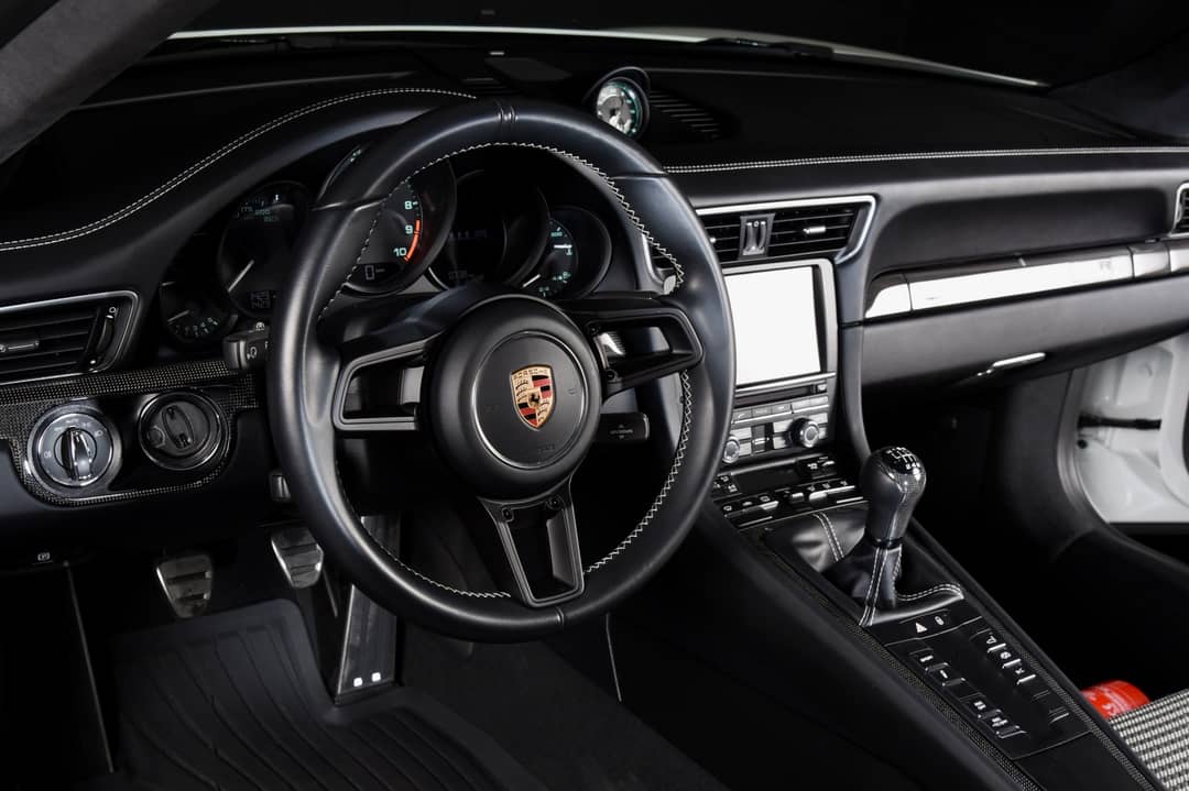 2016 Porsche 911 R — photo 19
