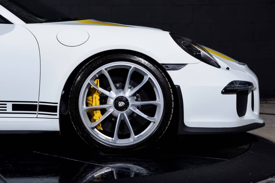 2016 Porsche 911 R — photo 42