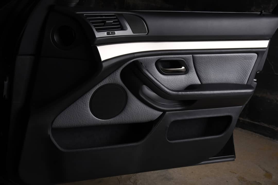 2000 BMW M5 — photo 30