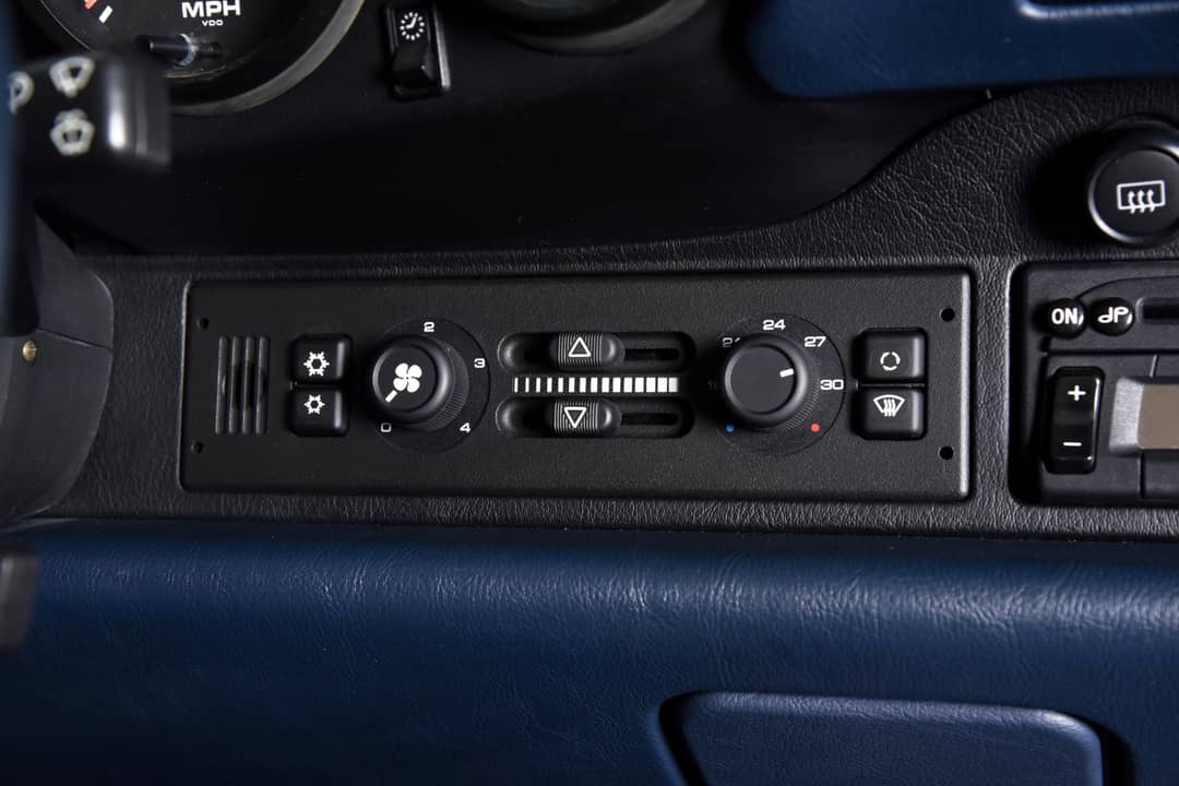 1997 Porsche 911 Carrera 4S — photo 22