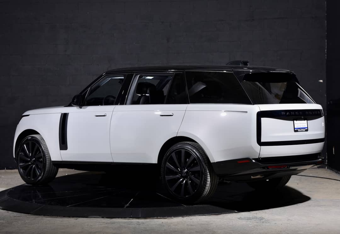 2023 Land Rover Range Rover P530 SV LWB — photo 11