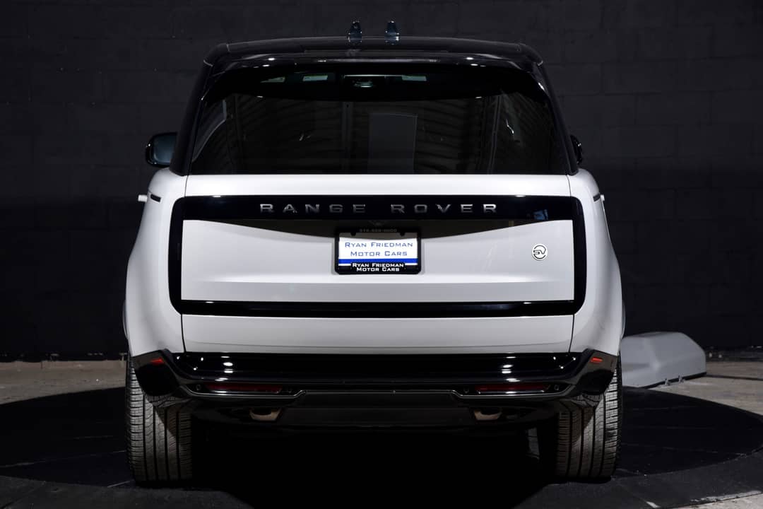 2023 Land Rover Range Rover P530 SV LWB — photo 13