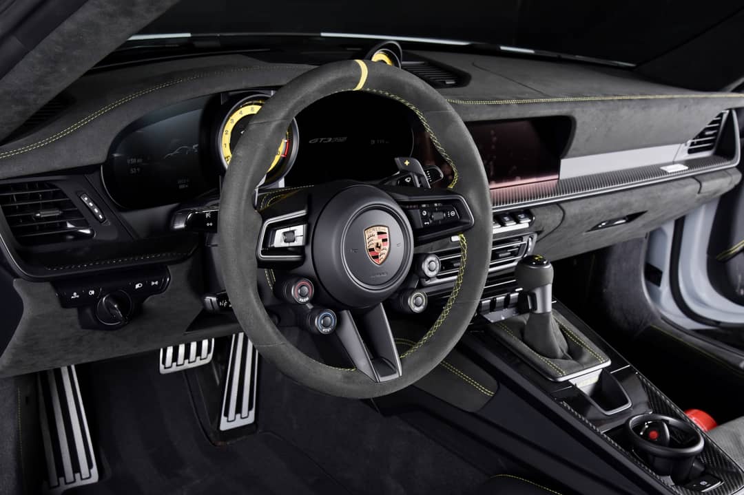 2025 Porsche 911 GT3 RS — photo 26