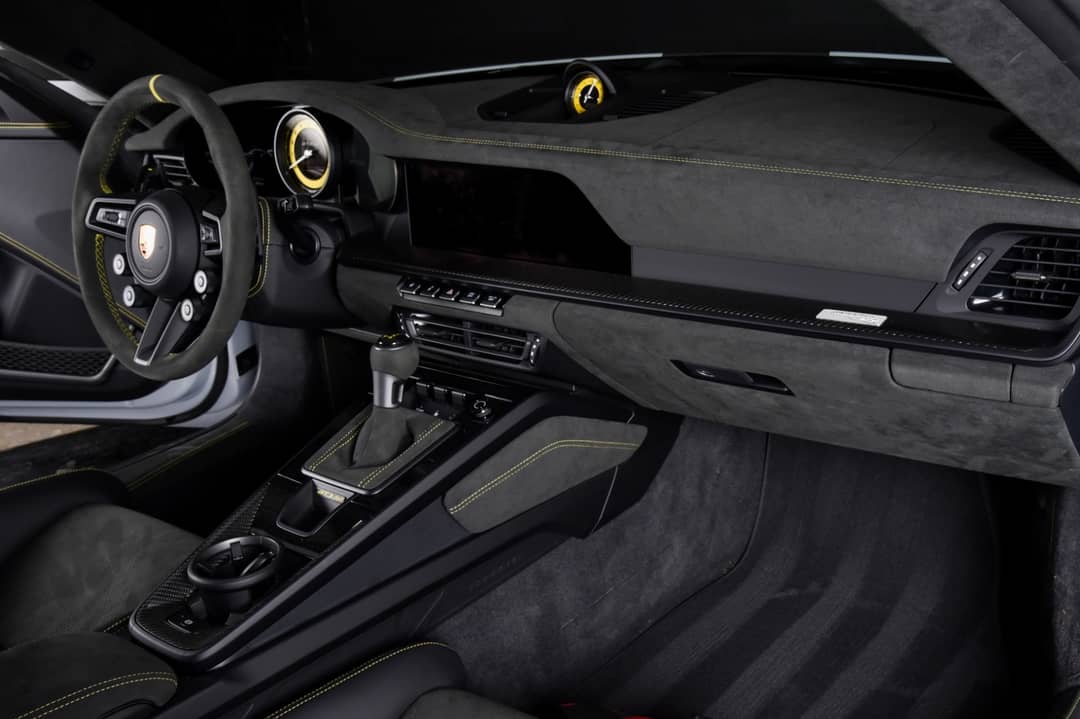 2025 Porsche 911 GT3 RS — photo 28