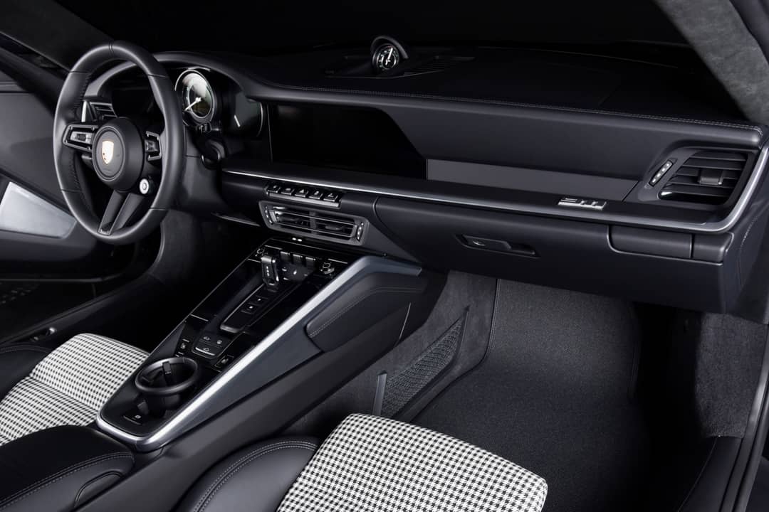 2025 Porsche 911 Turbo S — photo 16