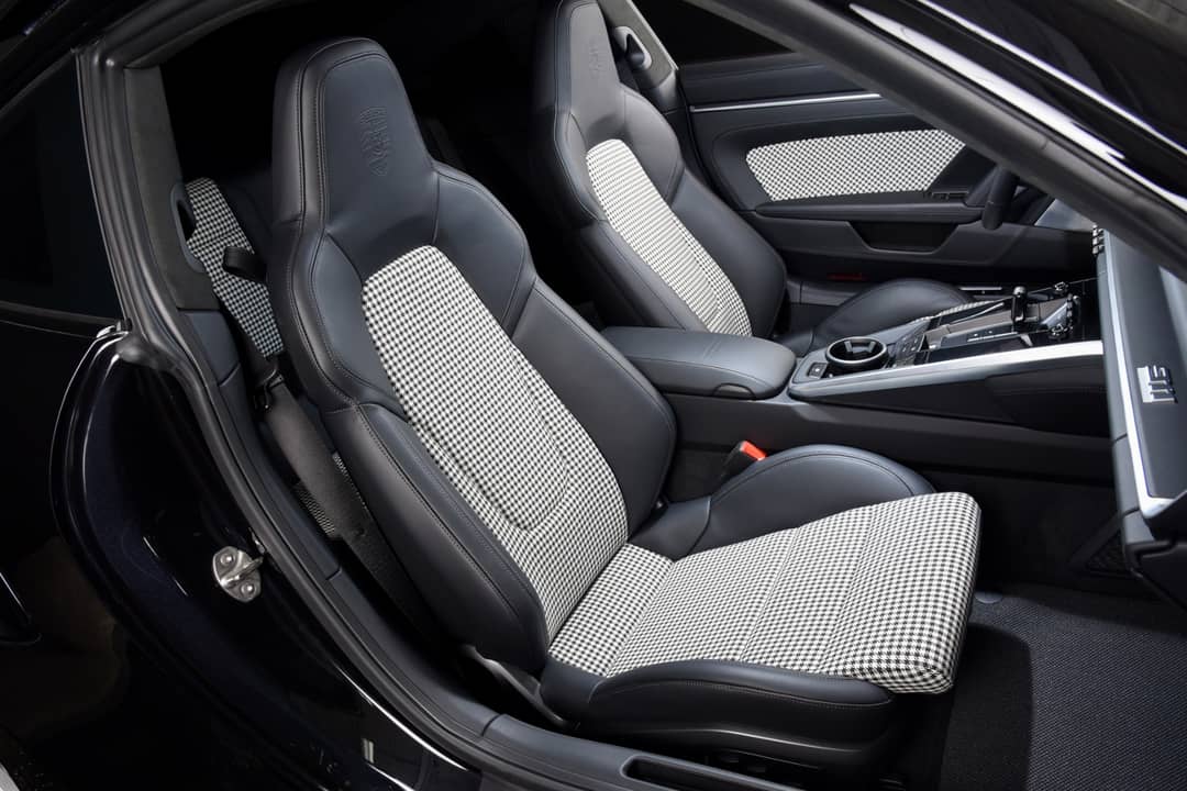 2025 Porsche 911 Turbo S — photo 17
