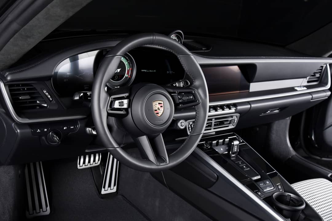 2025 Porsche 911 Turbo S — photo 4