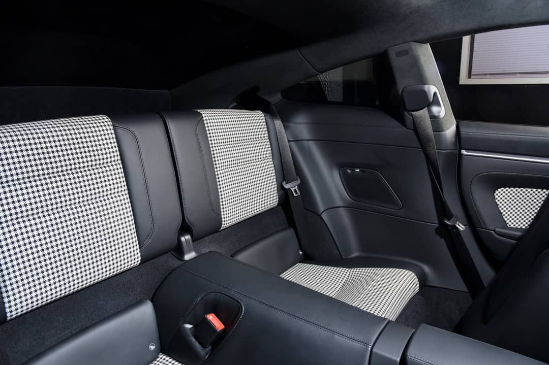 2025 Porsche 911 Turbo S — photo 32