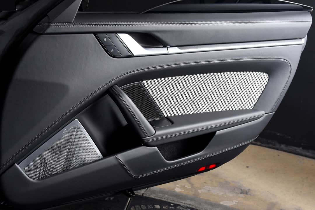 2025 Porsche 911 Turbo S — photo 6