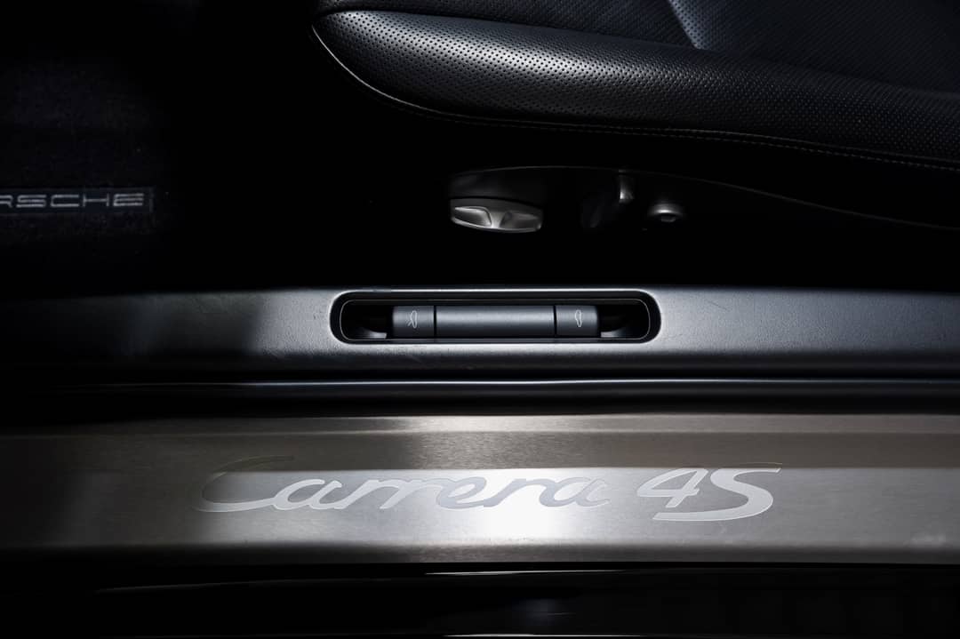 2010 Porsche 911 Carrera 4S — photo 21