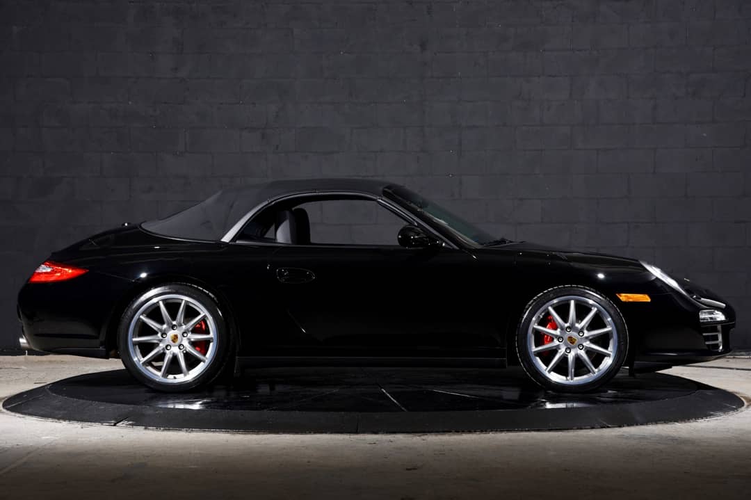 2010 Porsche 911 Carrera 4S — photo 25