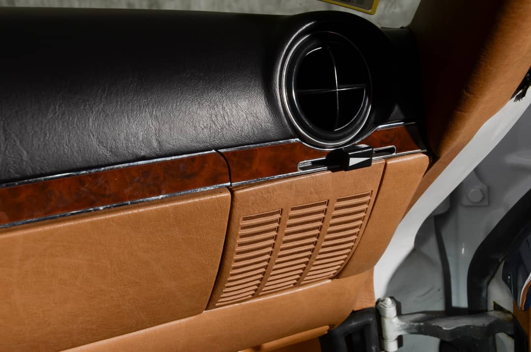 1987 Mercedes-Benz 560-Class 560 SL — photo 18