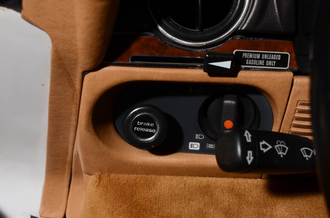 1987 Mercedes-Benz 560-Class 560 SL — photo 20