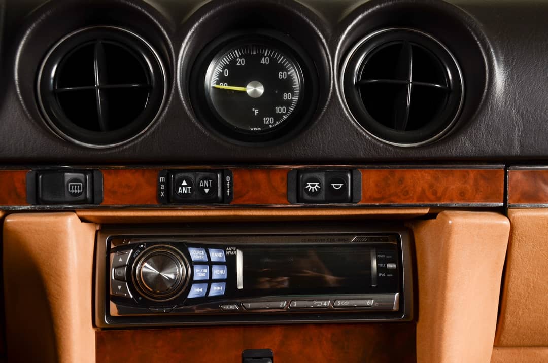 1987 Mercedes-Benz 560-Class 560 SL — photo 7