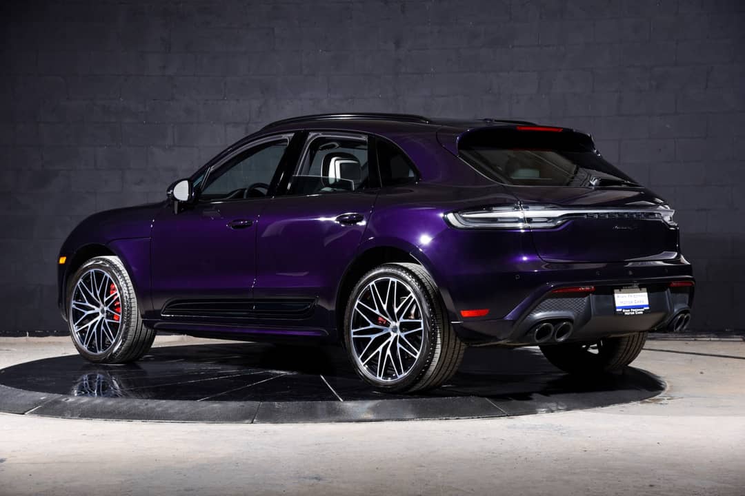 2022 Porsche Macan S — photo 11