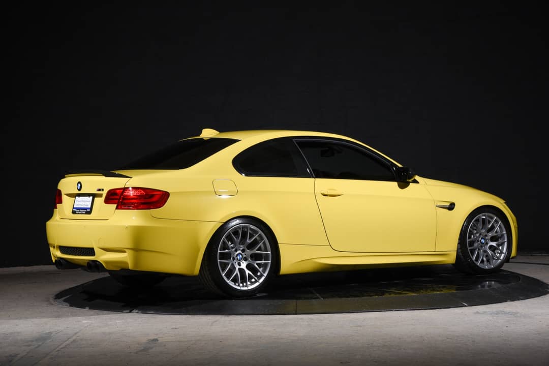 2011 BMW M3 — photo 3