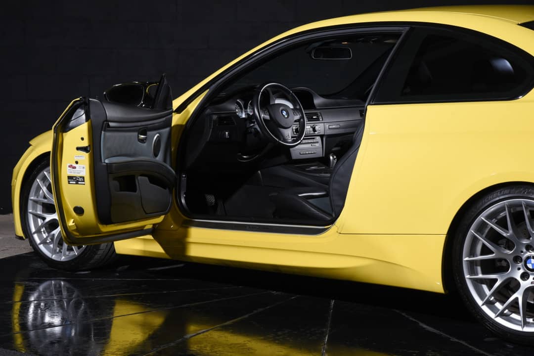 2011 BMW M3 — photo 10