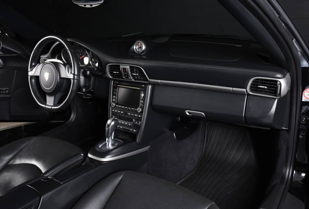 2012 Porsche 911 Carrera 4 — photo 26