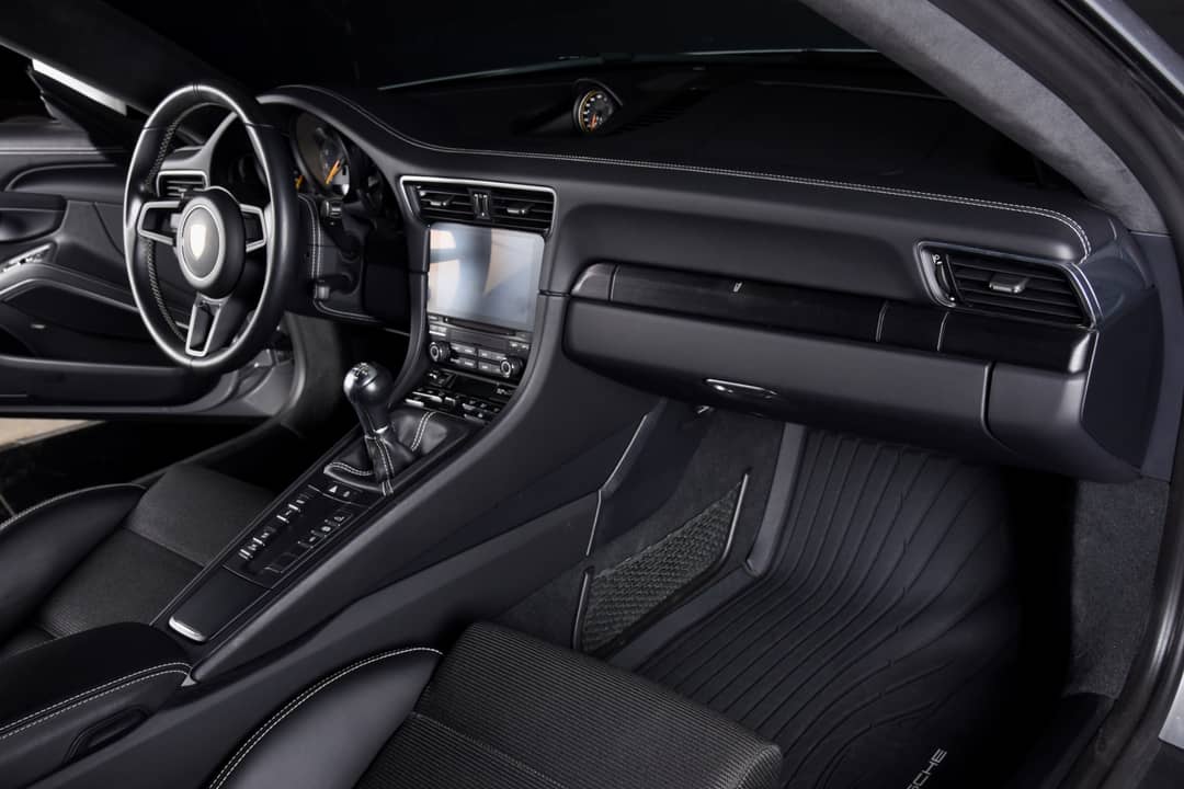 2019 Porsche 911 GT3 Touring — photo 16