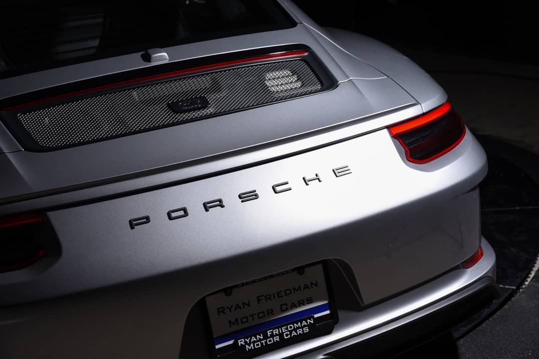 2019 Porsche 911 GT3 Touring — photo 9