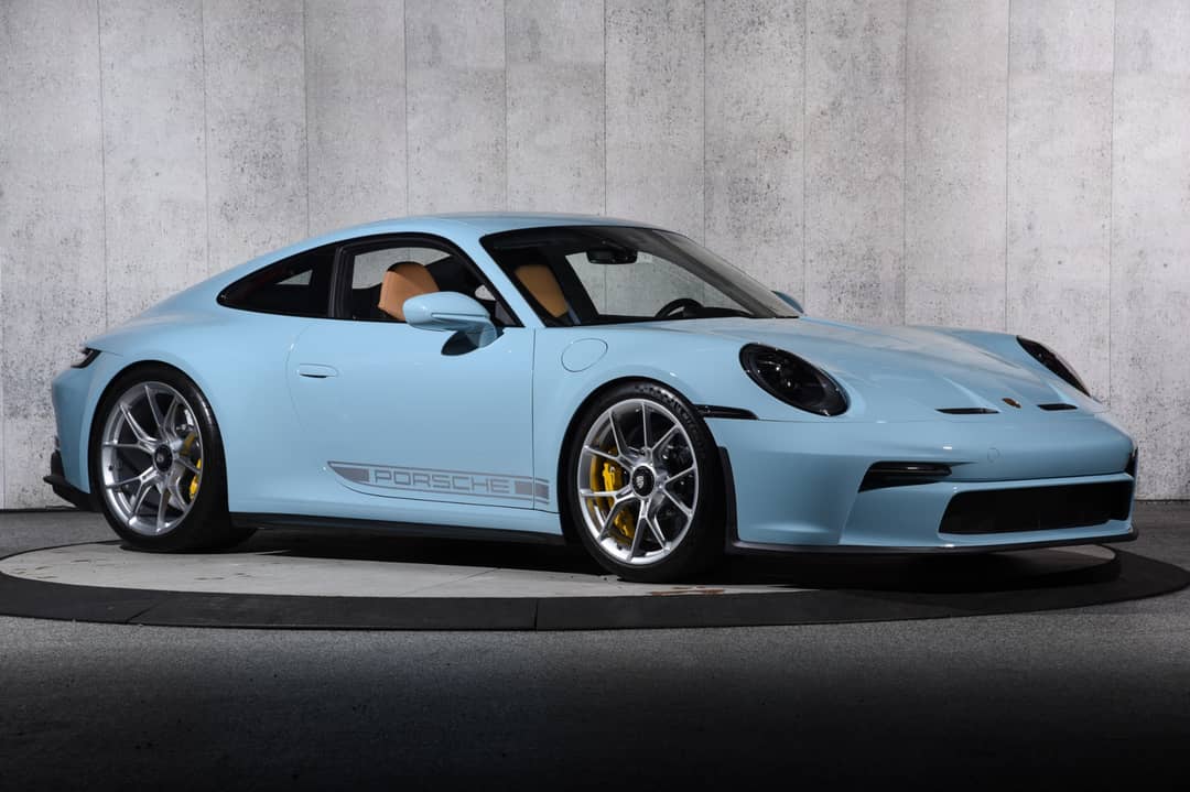 2022 Porsche 911 GT3 Touring — photo 2