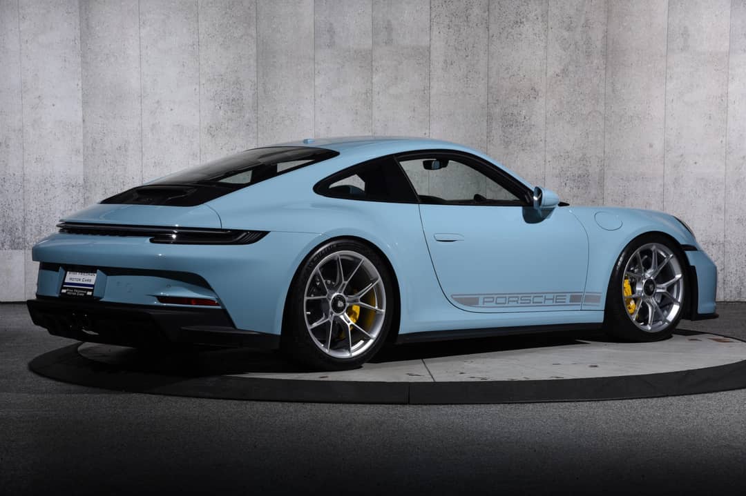 2022 Porsche 911 GT3 Touring — photo 3