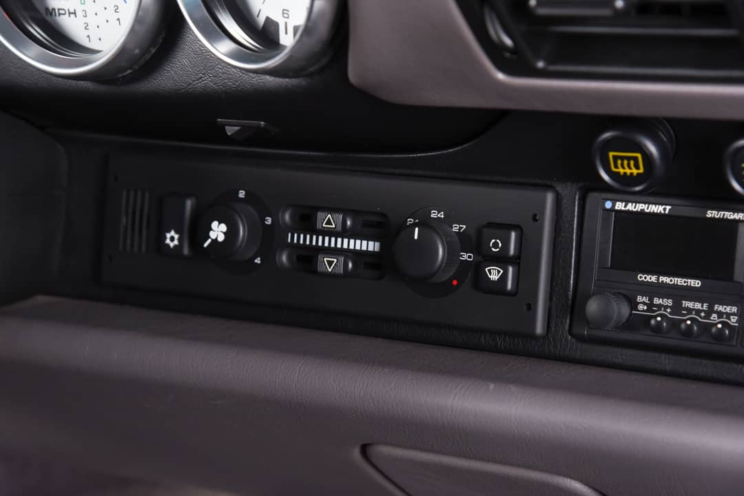 1991 Porsche 911 Carrera 2 Targa — photo 17