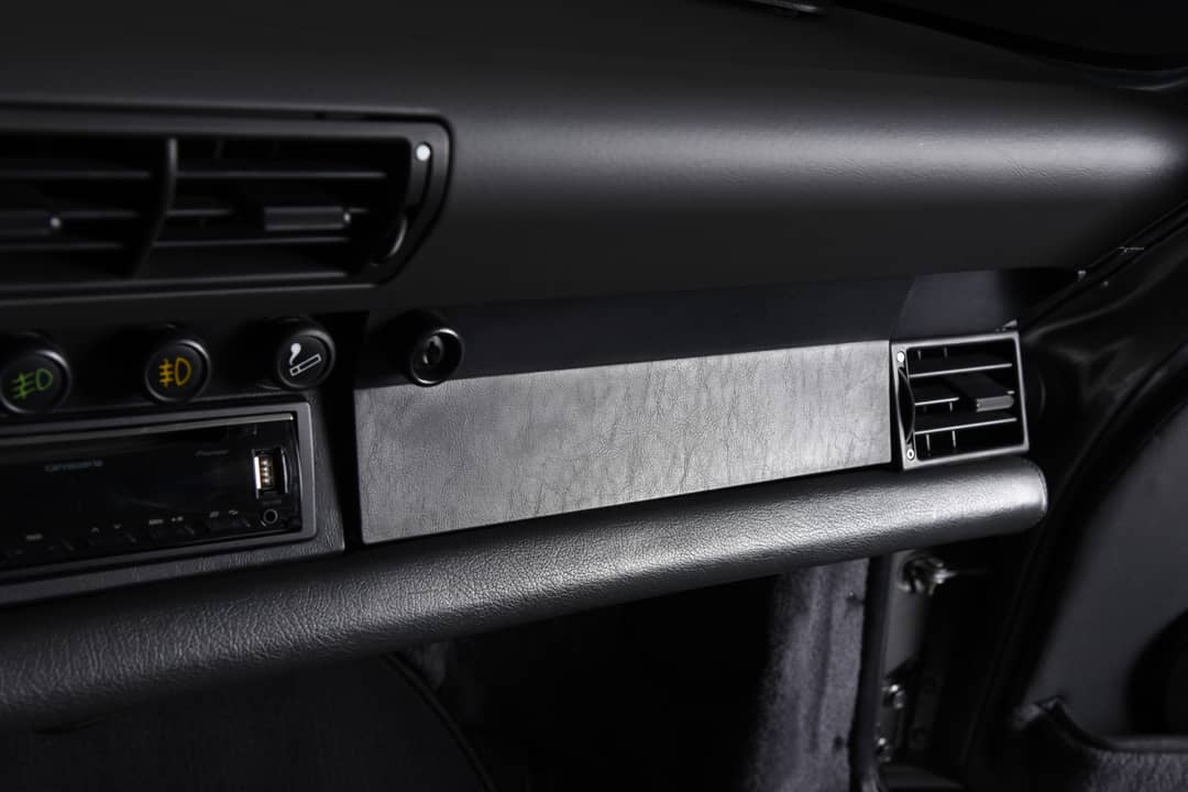1989 Porsche 911 Carrera 4 — photo 19