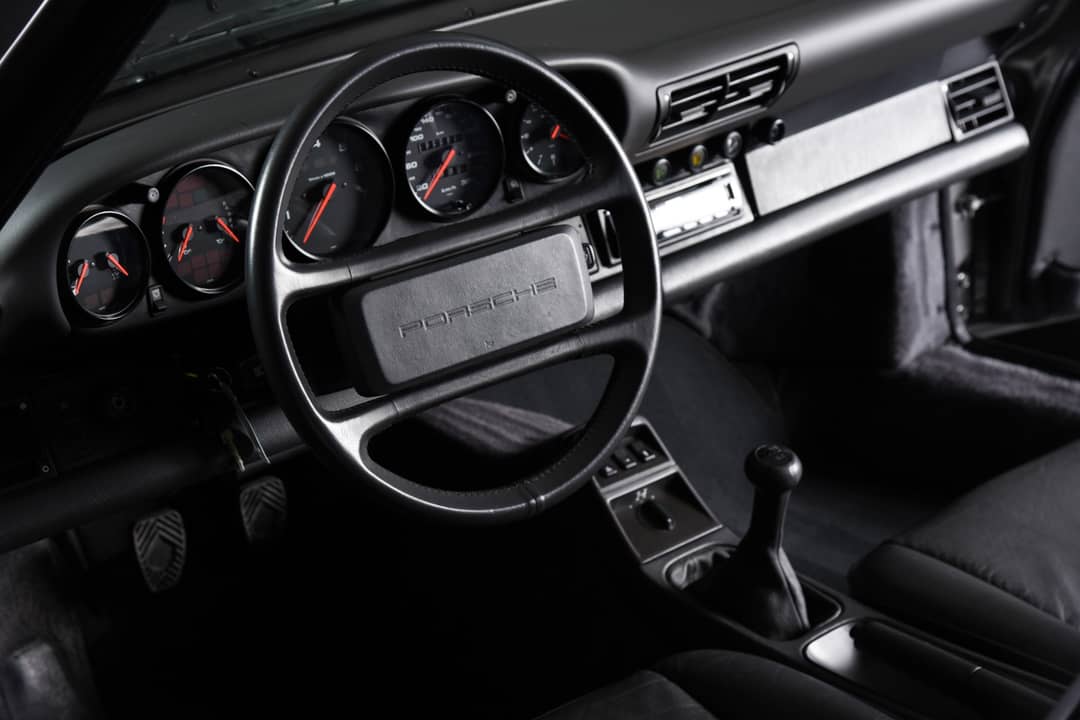 1989 Porsche 911 Carrera 4 — photo 4