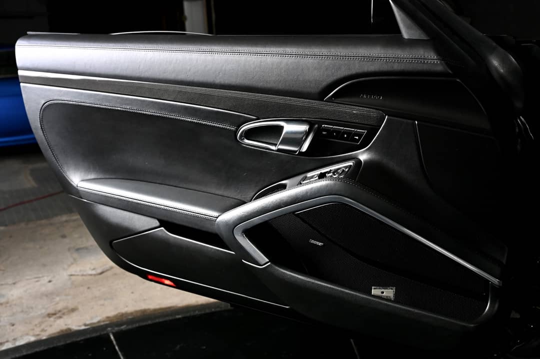 2016 Porsche 911 Carrera Black Edition — photo 21