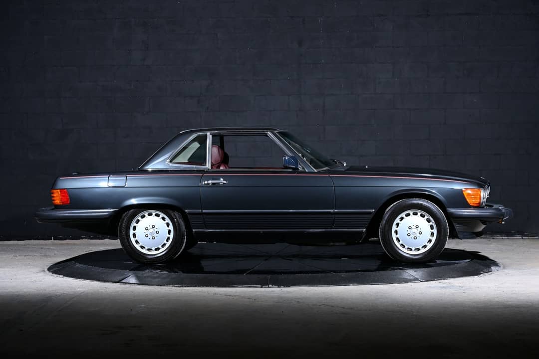 1988 Mercedes-Benz 560-Class 560 SL — photo 2