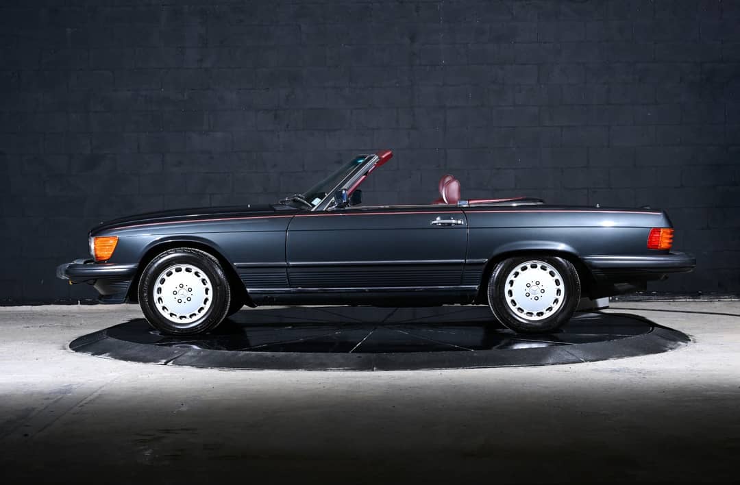 1988 Mercedes-Benz 560-Class 560 SL — photo 11