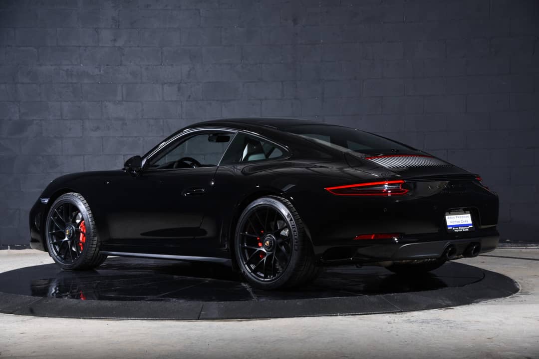 2019 Porsche 911 Carrera GTS — photo 11