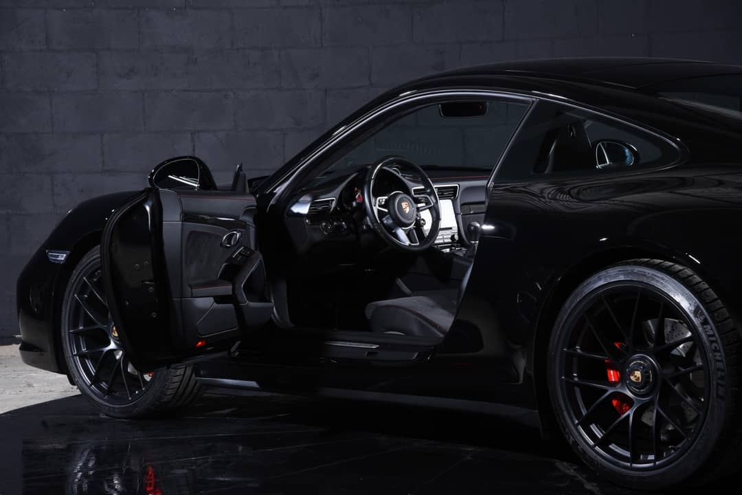 2019 Porsche 911 Carrera GTS — photo 15