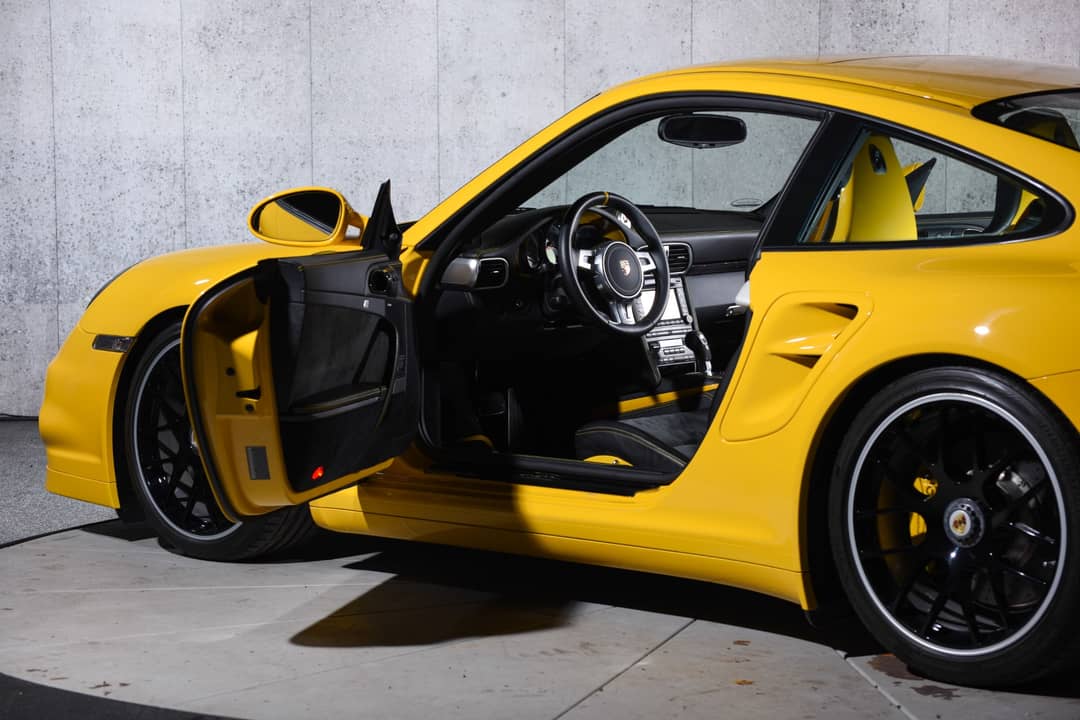 2011 Porsche 911 Turbo S — photo 11