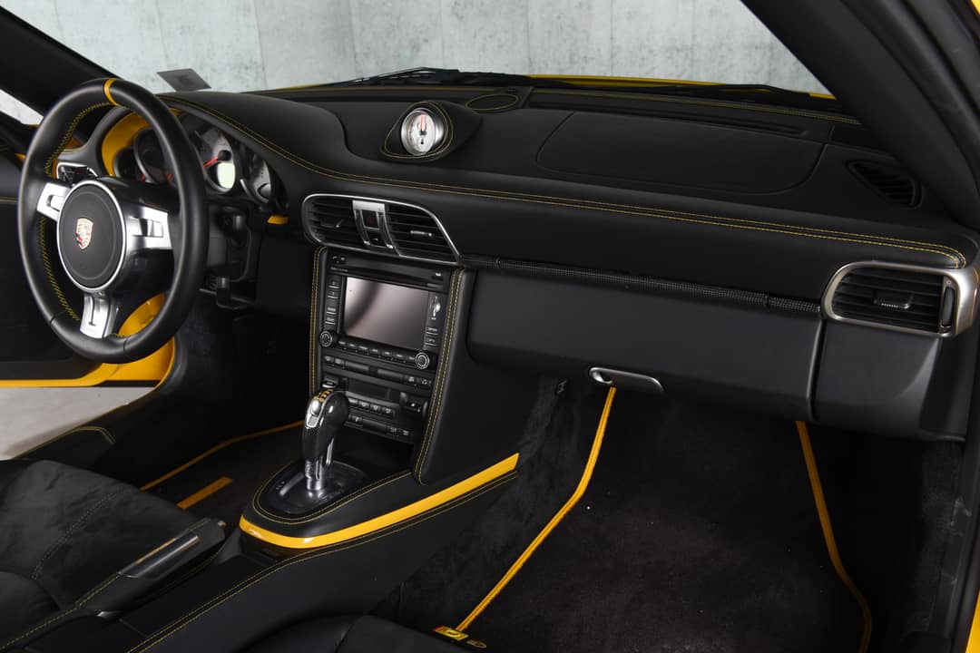 2011 Porsche 911 Turbo S — photo 12
